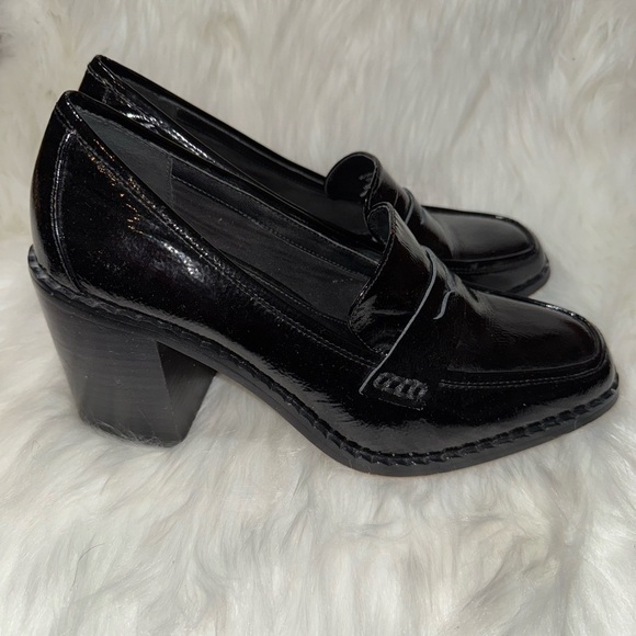 Vince Camuto Black Patent Leather Loafers Sleek Slip-Ons - Picture 4 of 9